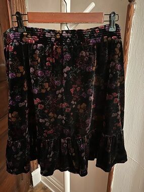 LOFT Velvet Floral Ruffle Hem Skirt in Black - Women's